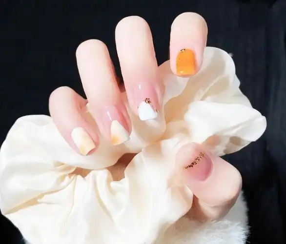 2020新款式秋冬气质显白美甲