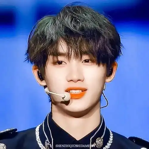 明星头像丁程鑫