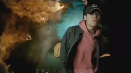 歌名 周杰伦 - 龙卷风(原版mv)