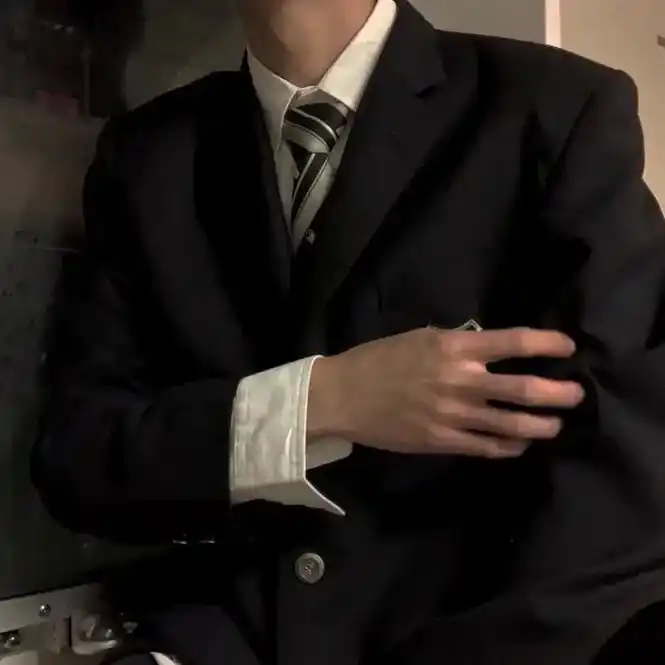 酷酷的西装头像#优质头像 #孤独感拉满的头像 #优质男头 # - 抖音