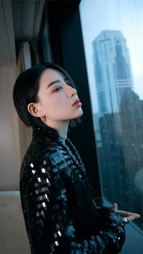 李斯丹妮个性时尚写真手机壁纸