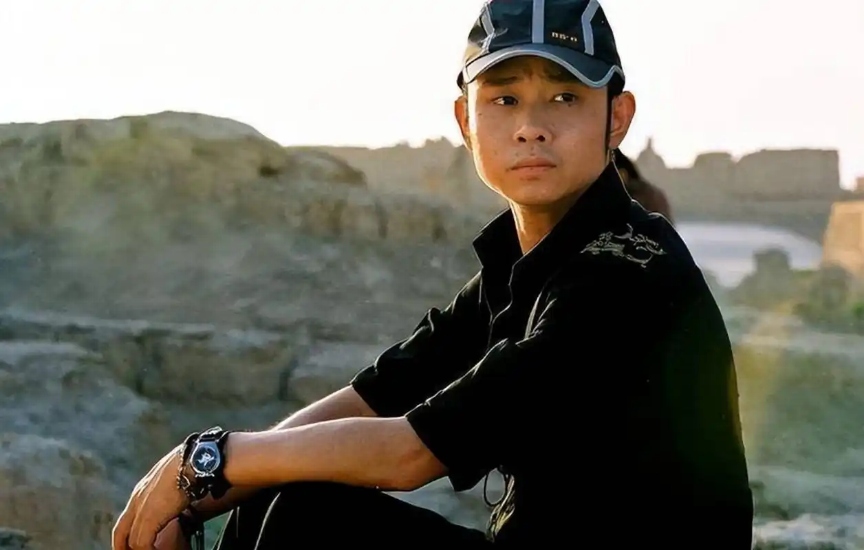 这首歌曲引起了一些争议,因为它让曾经批评过刀郎的那英感到尴尬.