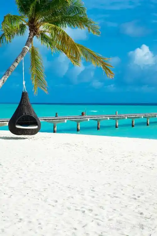 热带马尔代夫群岛白色沙滩和海水