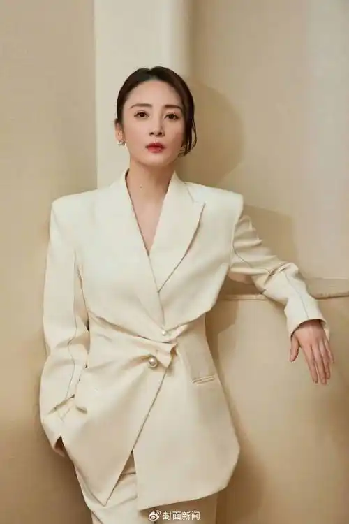 蒋勤勤:等待,沉淀三十年 捧起人生第一座"电影奖杯"