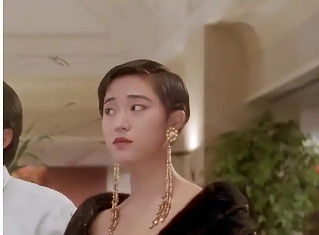 连载5王晶不服周润发赌神被压重金挖走周星驰还让陈法蓉献红唇