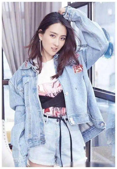 马苏祼颜曝光,惊艳网友!美颜过关,村花不输_形象_生活_明星