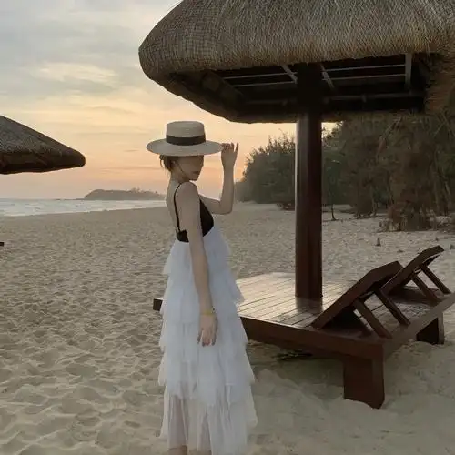 泰国三亚沙滩裙海边度假旅游拍照出游长裙仙女超仙露背吊带连衣裙