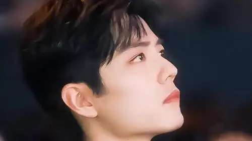 邻家男孩肖战时尚帅气阳光写真,高清壁纸图片,大陆明星-回车桌面