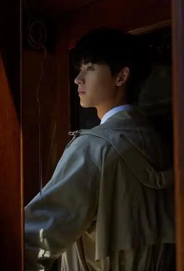 黄俊捷相关图片