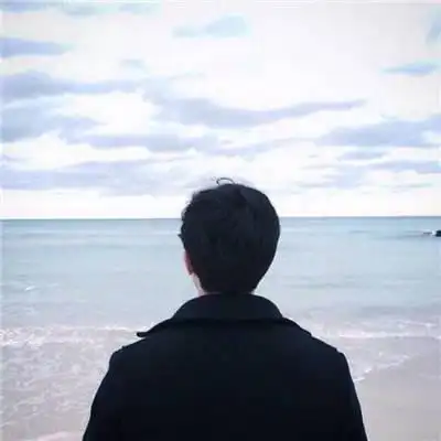 头像图片男生霸气背影保持着将来的模样