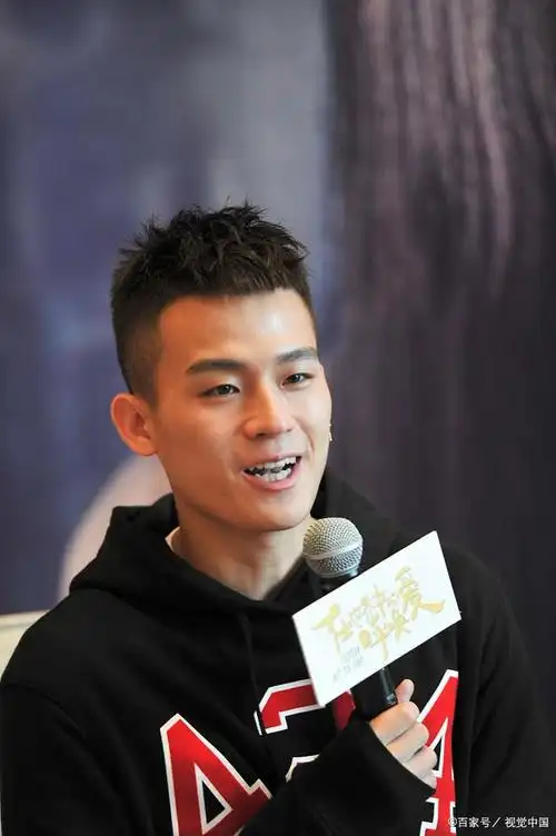 谢霆锋的前女友马思纯和欧豪,就是这样一对曾经的金童玉女.