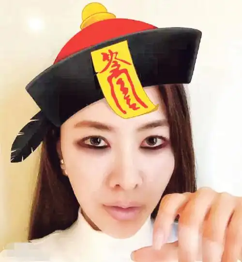 熊黛林万圣节扮僵尸恐怖郑欣宜获赞可爱