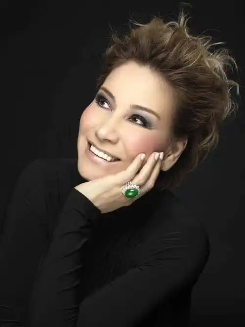 甄妮疑散播假消息误传刘文正死讯,10字回应:躺着也中