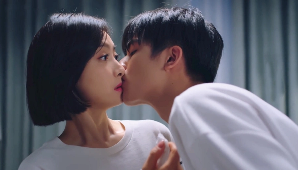 原创年下男元宋和适婚男叶鹿鸣,哪一个真正适合繁星