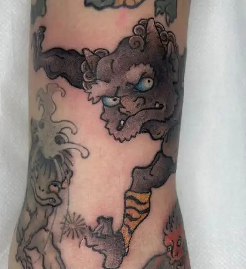 轻松小鬼日式纹身