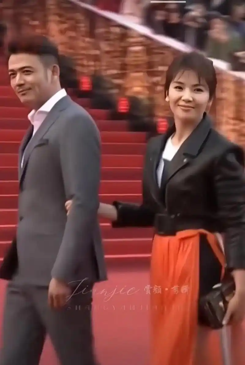 刘涛和杨烁在活动现场的一组照片,他们是夫妻吗?啥时候的事啊?