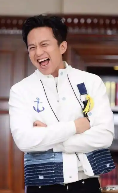 近年来,邓超的影视作品似乎未能再次引起观众的共鸣.