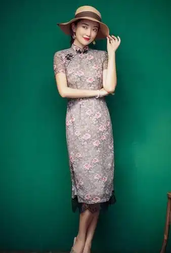 今年夏天的新宠:改良版旗袍,搭上合适的鞋子,美足整个夏天