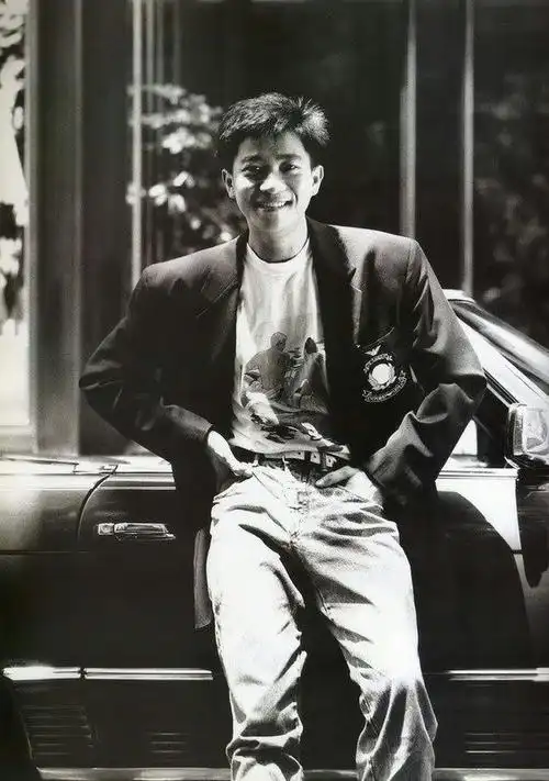 绝代风情 偏偏喜欢陈百强