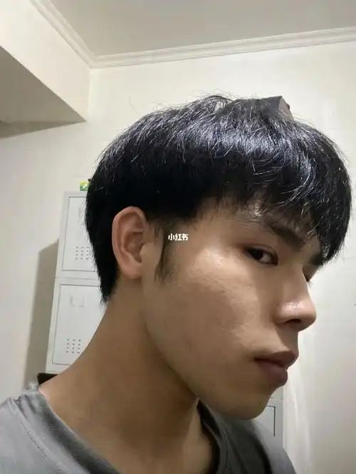 这个侧脸算不算丑