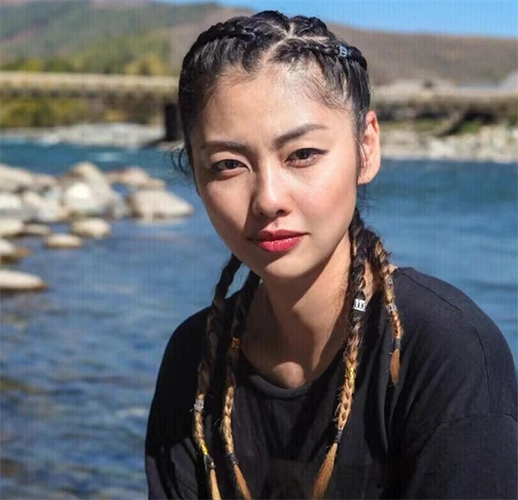 嘻哈街舞音乐发型 女生脏辫又酷又a_时尚发型 - 美发站