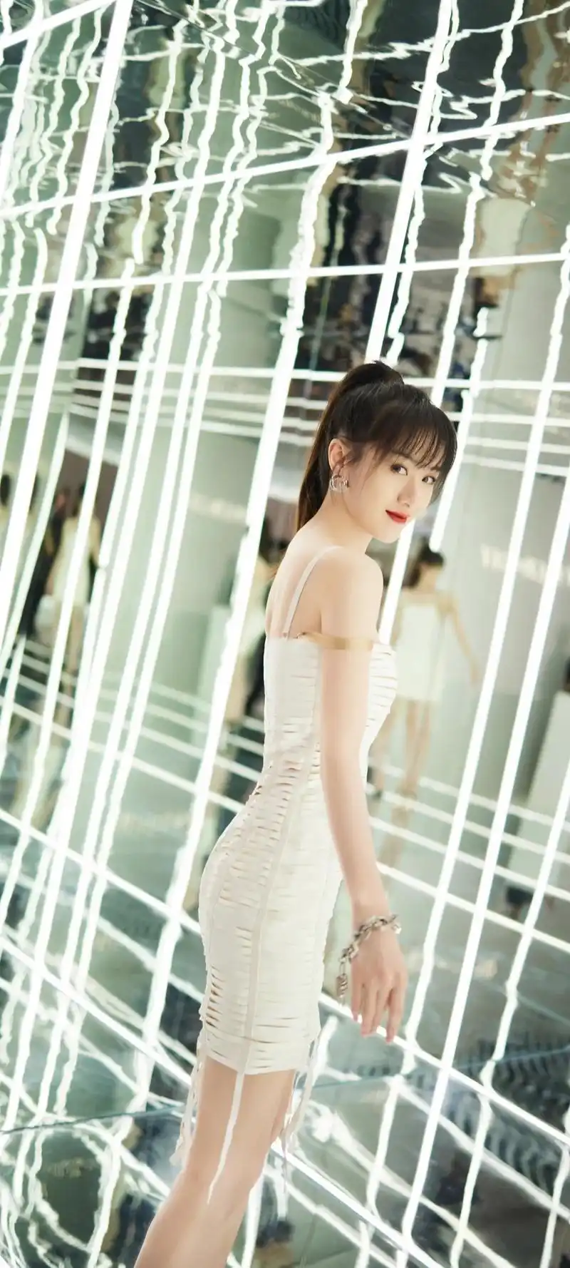 袁冰妍全屏手机壁纸