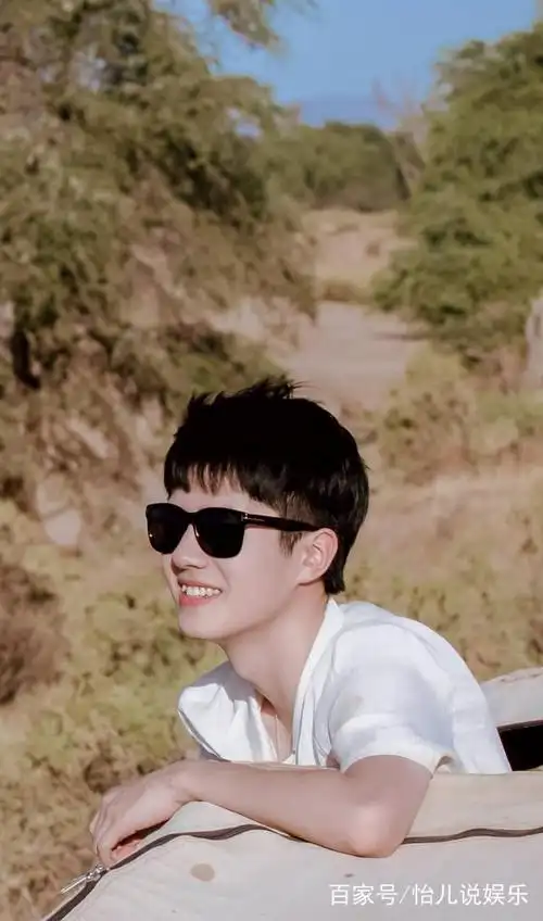 阳光大男孩刘昊然,最吸引的就是他的微笑,这也太帅了吧