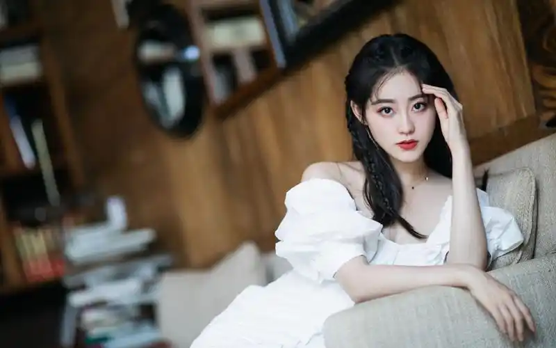 祝绪丹性感露肩写真桌面壁纸