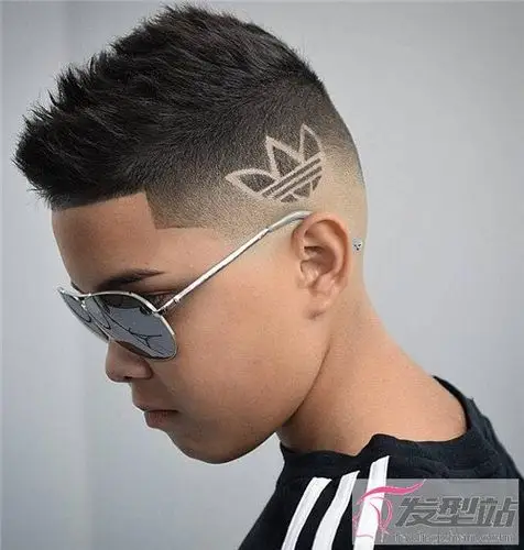 个性儿童刻痕发型 打造酷炫时尚潮童