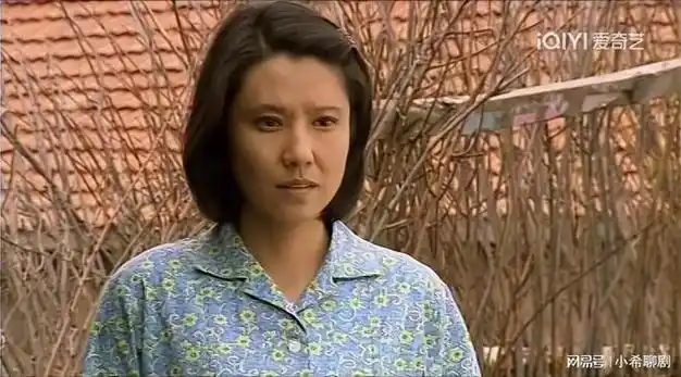 饰演周到妈妈的演员叫郝洋,她可没少出演这样的苦情角色,郝洋比较经典