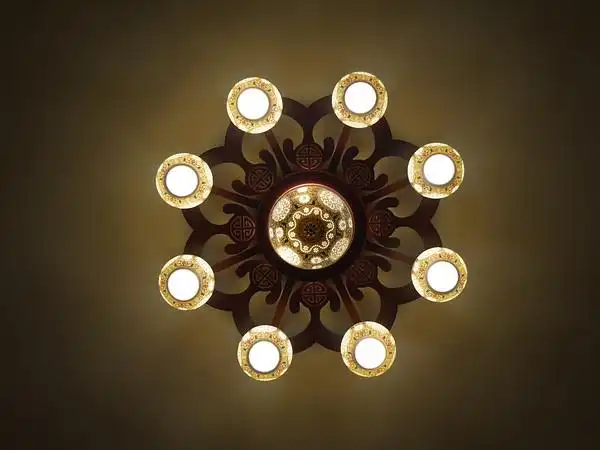 客厅主灯.八角形的空间当然是配八角的灯.