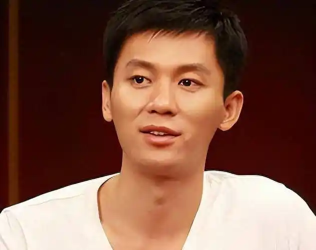 闫妮与小七岁李晨"恋情"曝光后续来了,更多内容曝光_俩人_网友_官宣