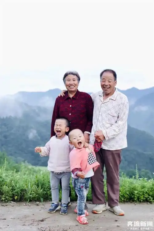 从乡村摄影师转型电商达人,许凯和民勤瓜农的"甜蜜约定"