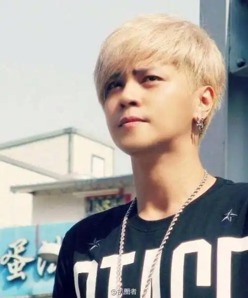 罗志祥,最喜欢你白发的造型了,超显年轻!