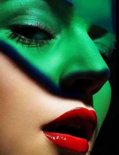 红和绿混合变什么颜色("红配绿",走进色彩这个奇妙的世界,你会发现