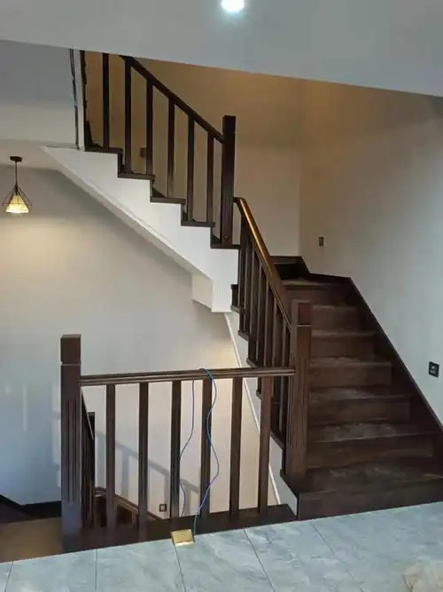 欧洲榉木黑胡桃色中式风格楼梯