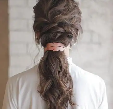 长卷发怎么扎发显气质 长发卷发超美女神气质的扎发发型