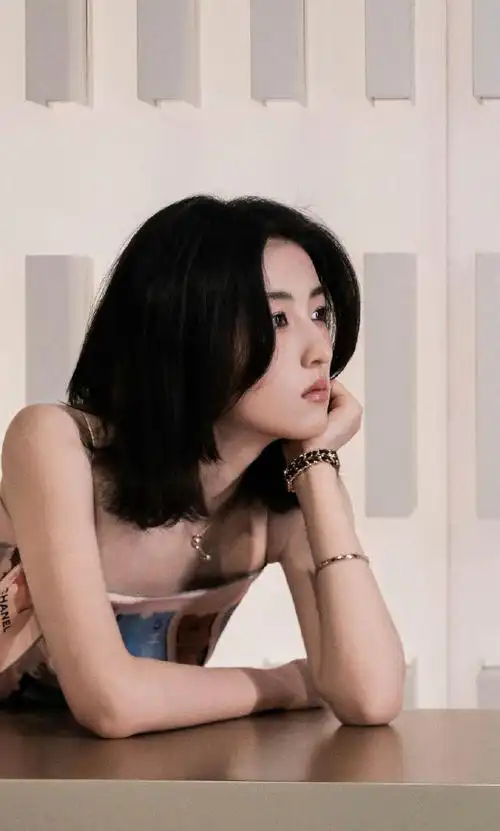 时光星赏##张子枫香奈儿写真