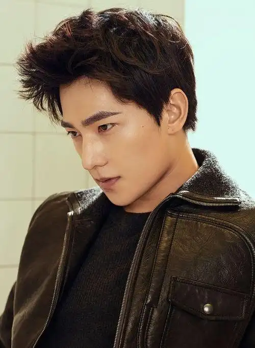 互动背后的微妙平衡!杨洋一口气发了八条动态,疑似为挽回口碑?