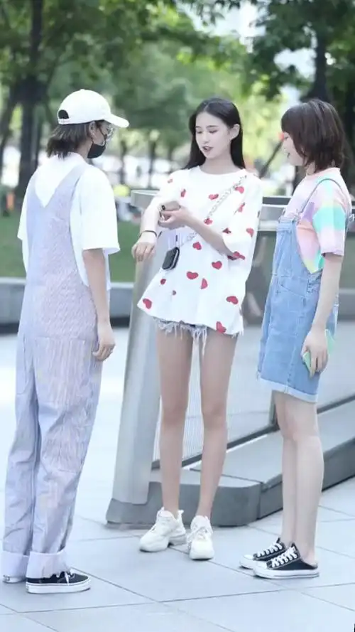 听说所有男生都喜欢皮肤白的女孩子?