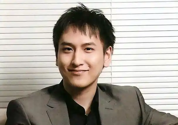 汤臣二公子汤珈铖的忧郁人生