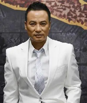 时尚风范实力演员任达华承接广告