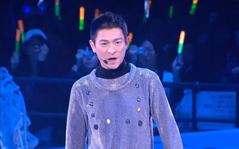 刘德华挑战高压电演唱会!b站最好的完美画质!