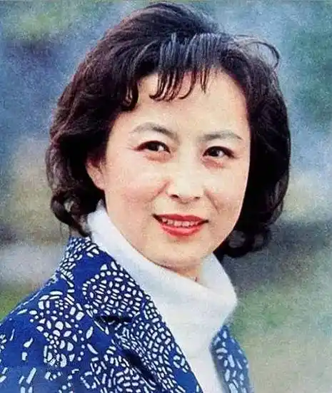 这个演员叫 邬君梅,出生在演艺世家,母亲是著名表演艺术家朱曼芳.