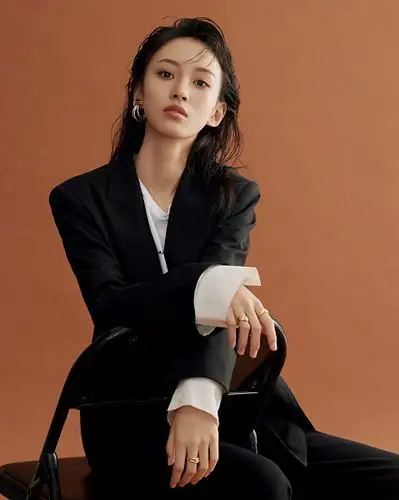 "小林志玲"王梓莼又美又飒 气质魂穿复古港风__凤凰网