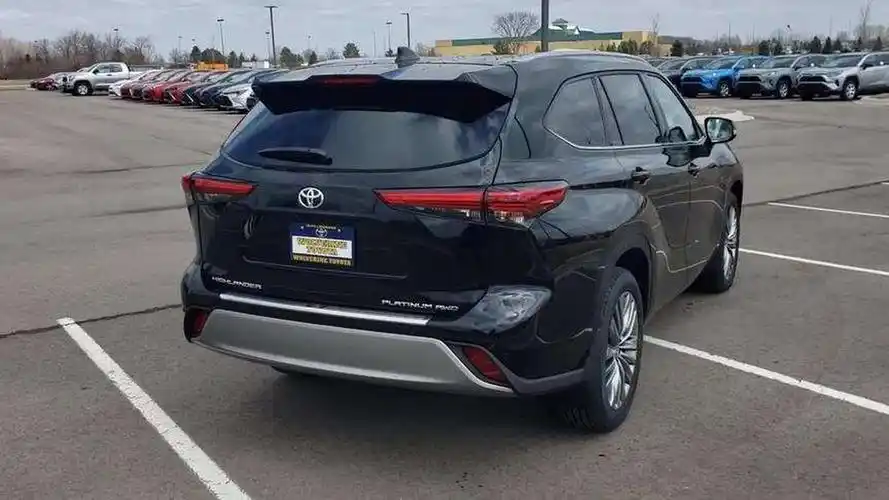 2020款丰田汉兰达platinum版到货,了解完外观内饰,我瞬间心动了