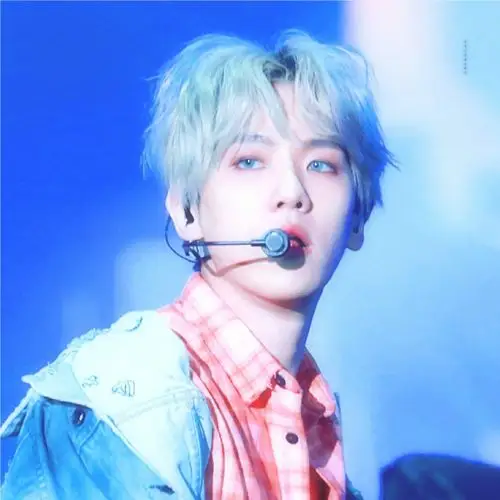 边伯贤 自截头像