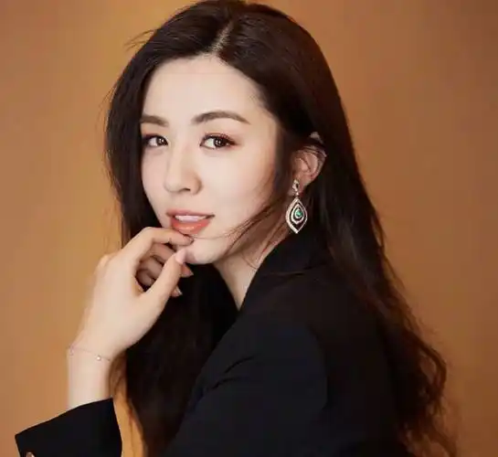 她的热吻让胡歌尴尬不已,现场曝光!_王晓晨_角色_场景