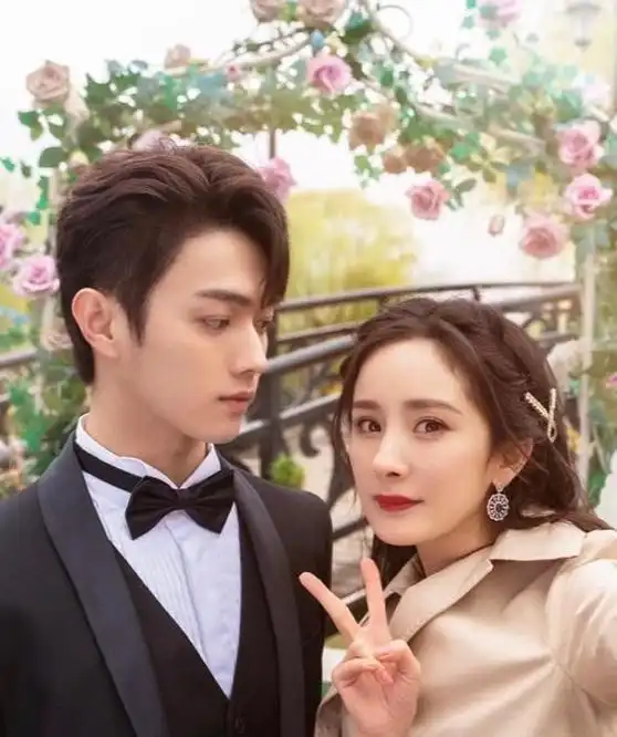 爱的二八定律杨幂许凯两人对视嘴唇未播先火cp感爆棚