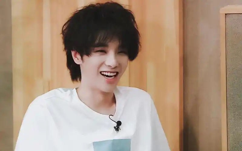 活动作品华晨宇治愈系笑容请接收你的甜宇